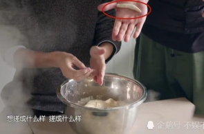 央视疾评：延续把新时候党的修设新的伟大工程推向前进
